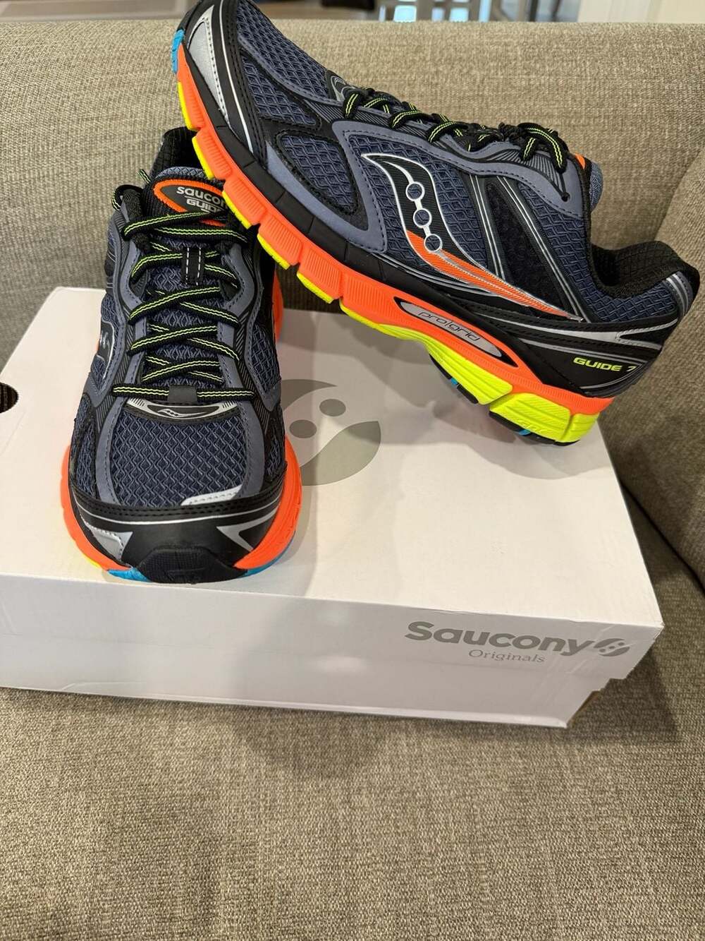 Saucony Originals ProGrid Guide 7 Unisex Running Shoes (S70936-13) size 8.5m
